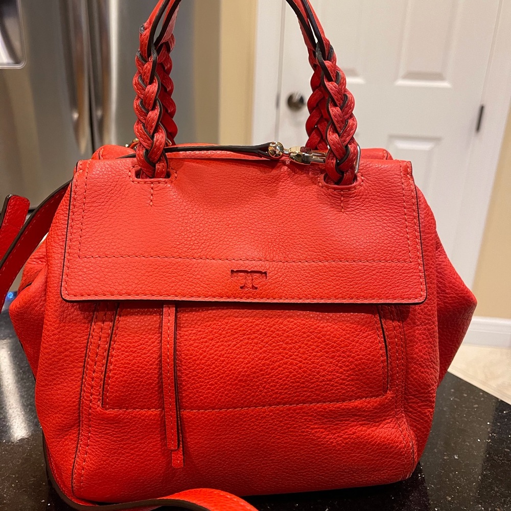 TORY BURCH HALF MOON POPPY ORANGE SAMBA PEBBLE GRAIN LEATHER SHOULDER BAG PURSE